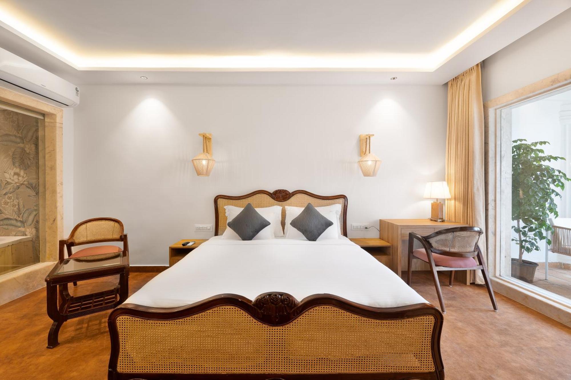 White Wharf Beach Resort Morjim Goa Экстерьер фото