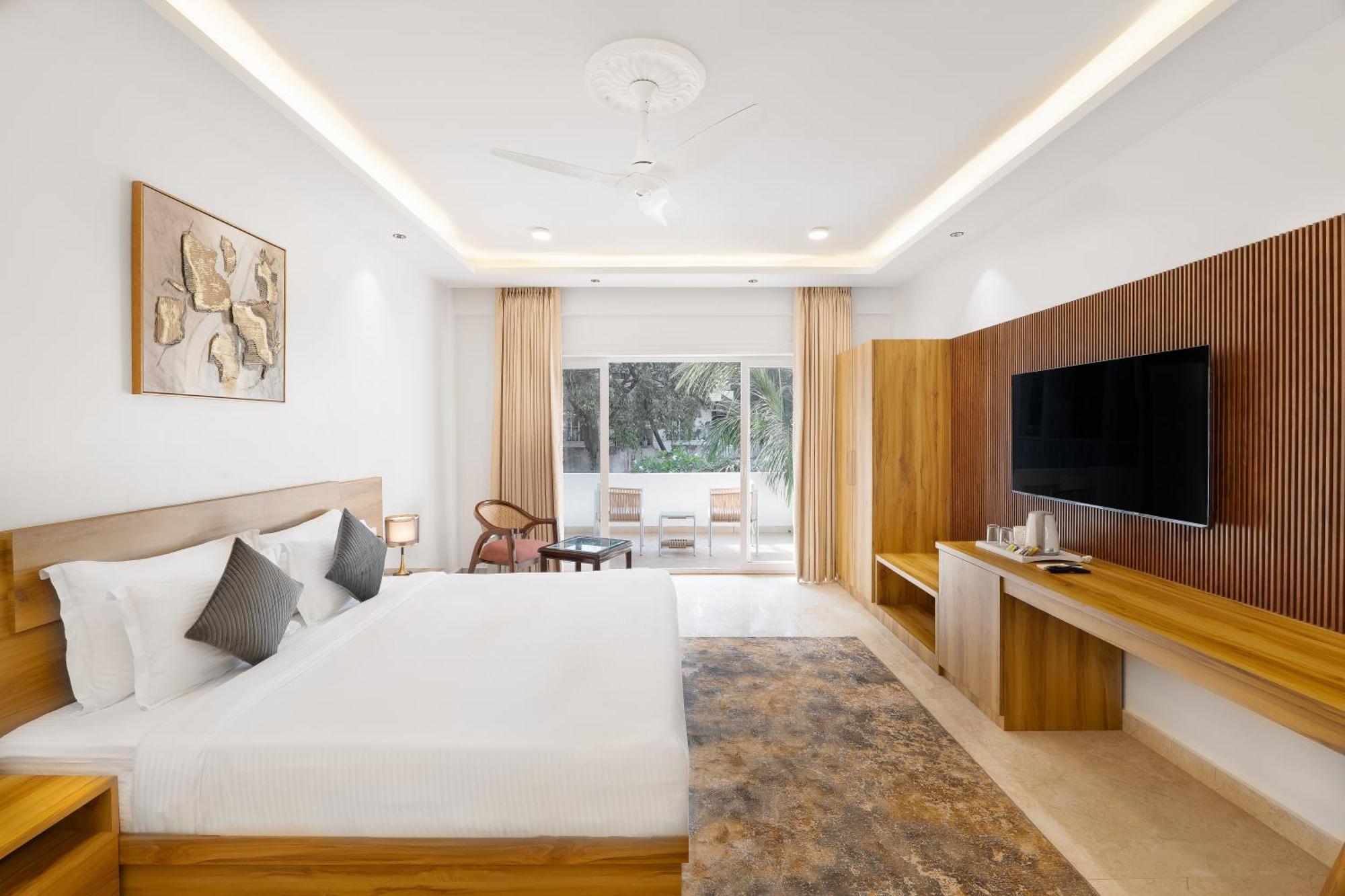 White Wharf Beach Resort Morjim Goa Экстерьер фото