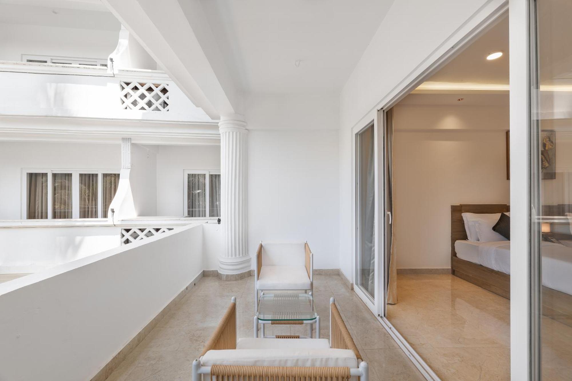 White Wharf Beach Resort Morjim Goa Экстерьер фото
