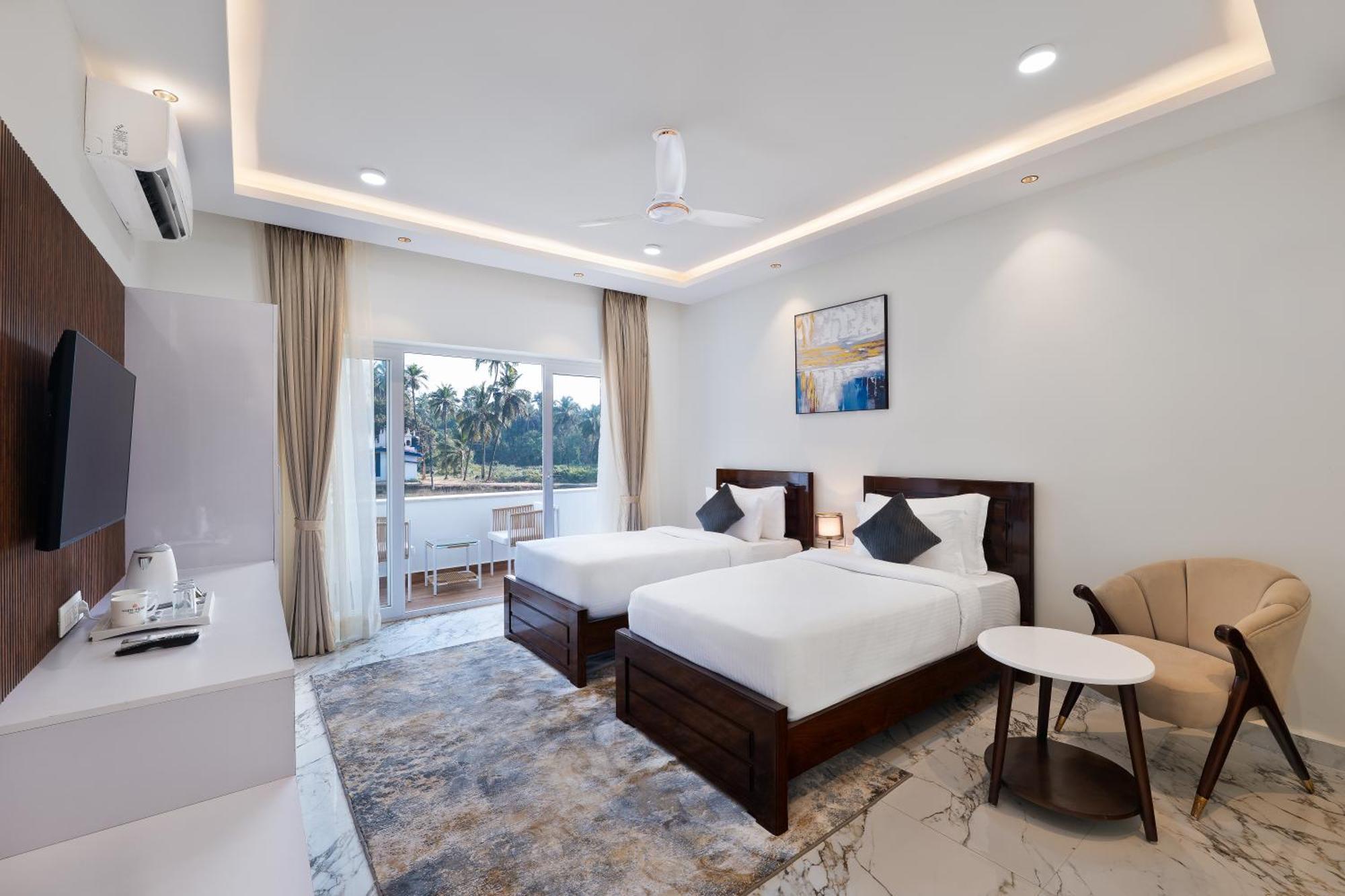 White Wharf Beach Resort Morjim Goa Экстерьер фото