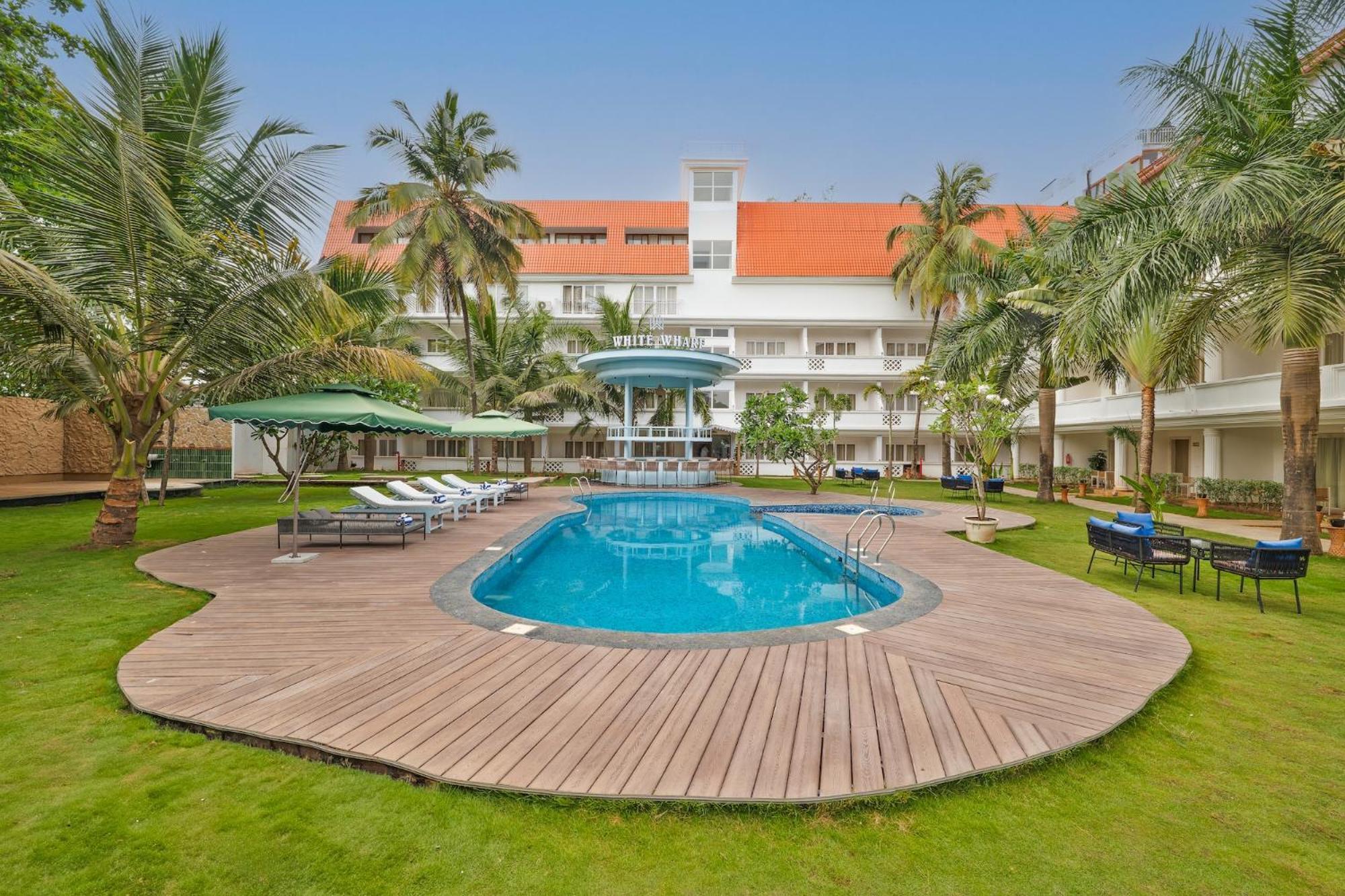 White Wharf Beach Resort Morjim Goa Экстерьер фото