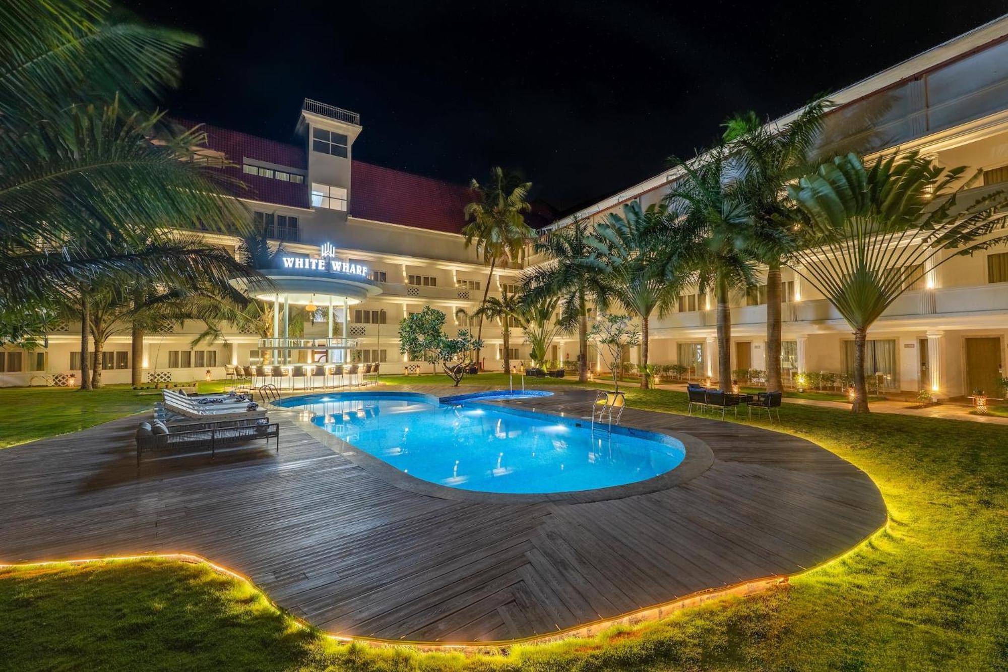 White Wharf Beach Resort Morjim Goa Экстерьер фото