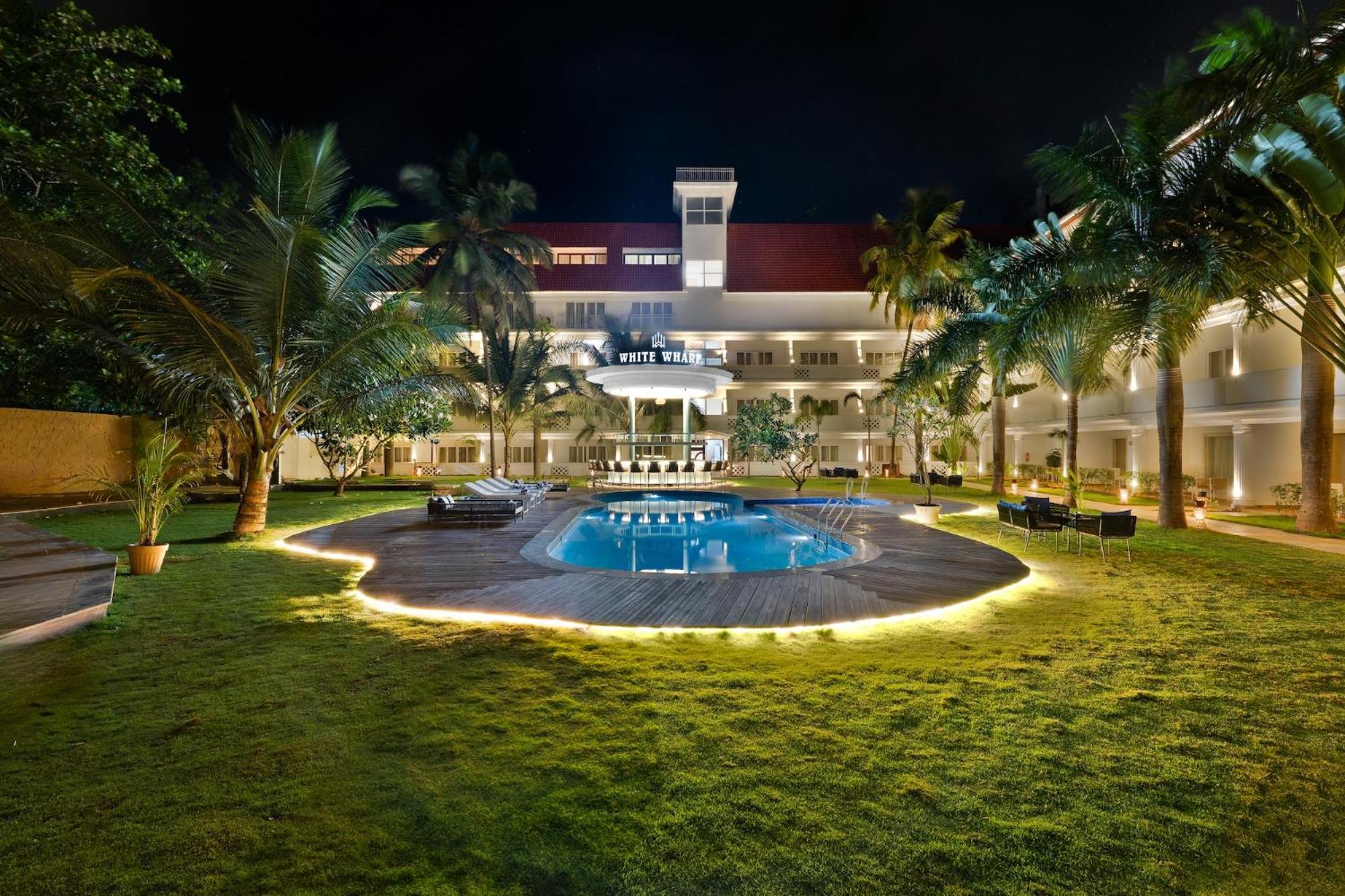 White Wharf Beach Resort Morjim Goa Экстерьер фото
