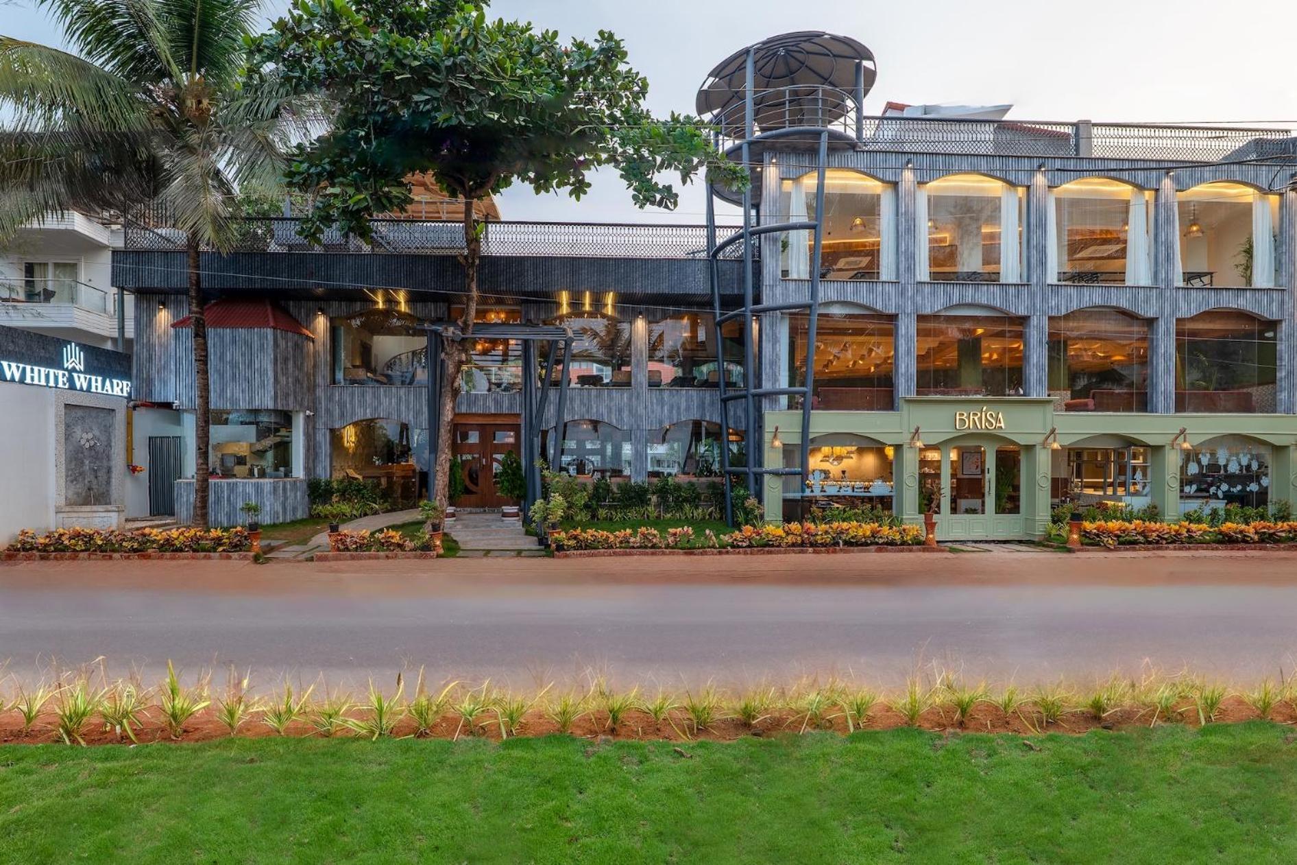 White Wharf Beach Resort Morjim Goa Экстерьер фото